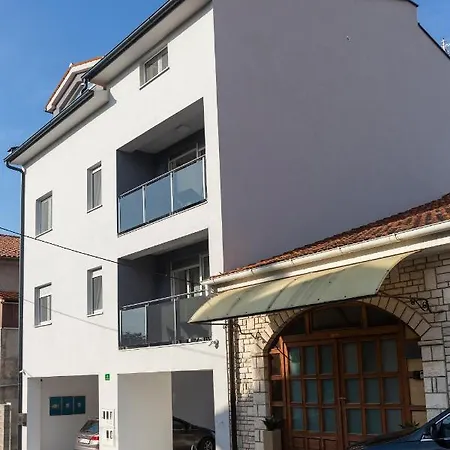 City Apartments Silver Pula Exterior foto