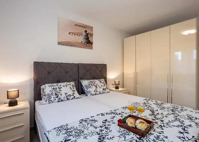 City Apartments Silver