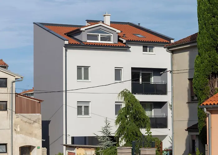 City Apartments Silver