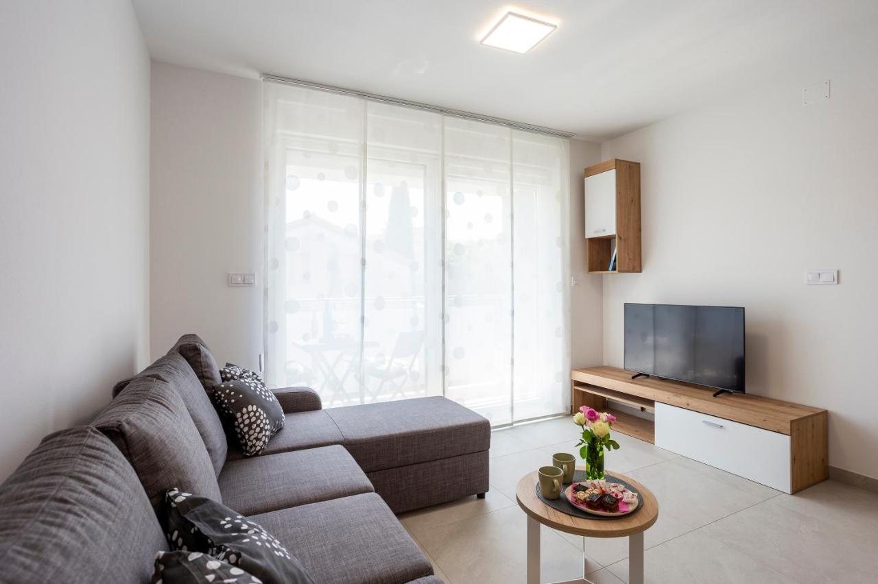 Apartment Silver