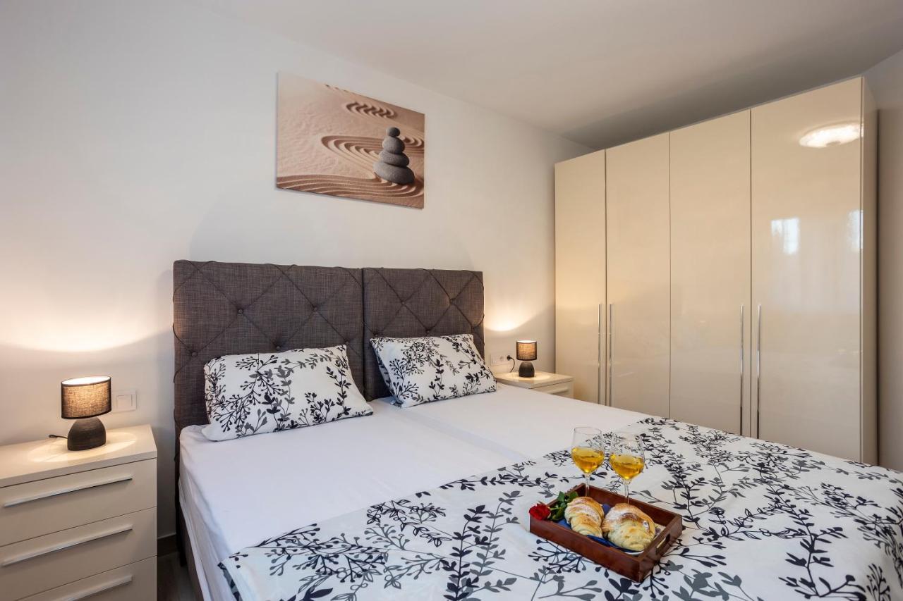 Silver Apartment