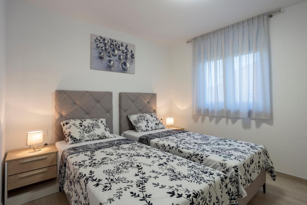 Silver Apartment