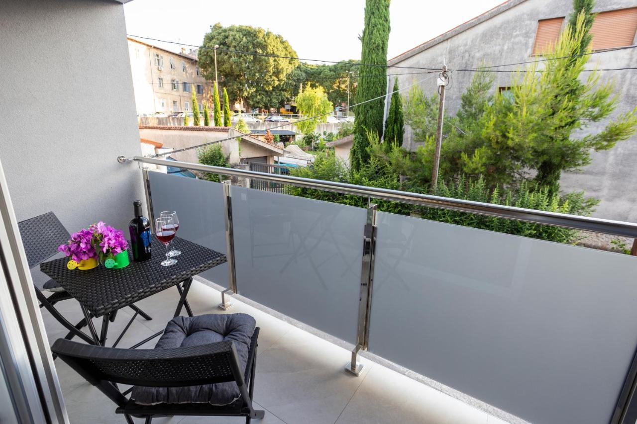 Apartment Silver