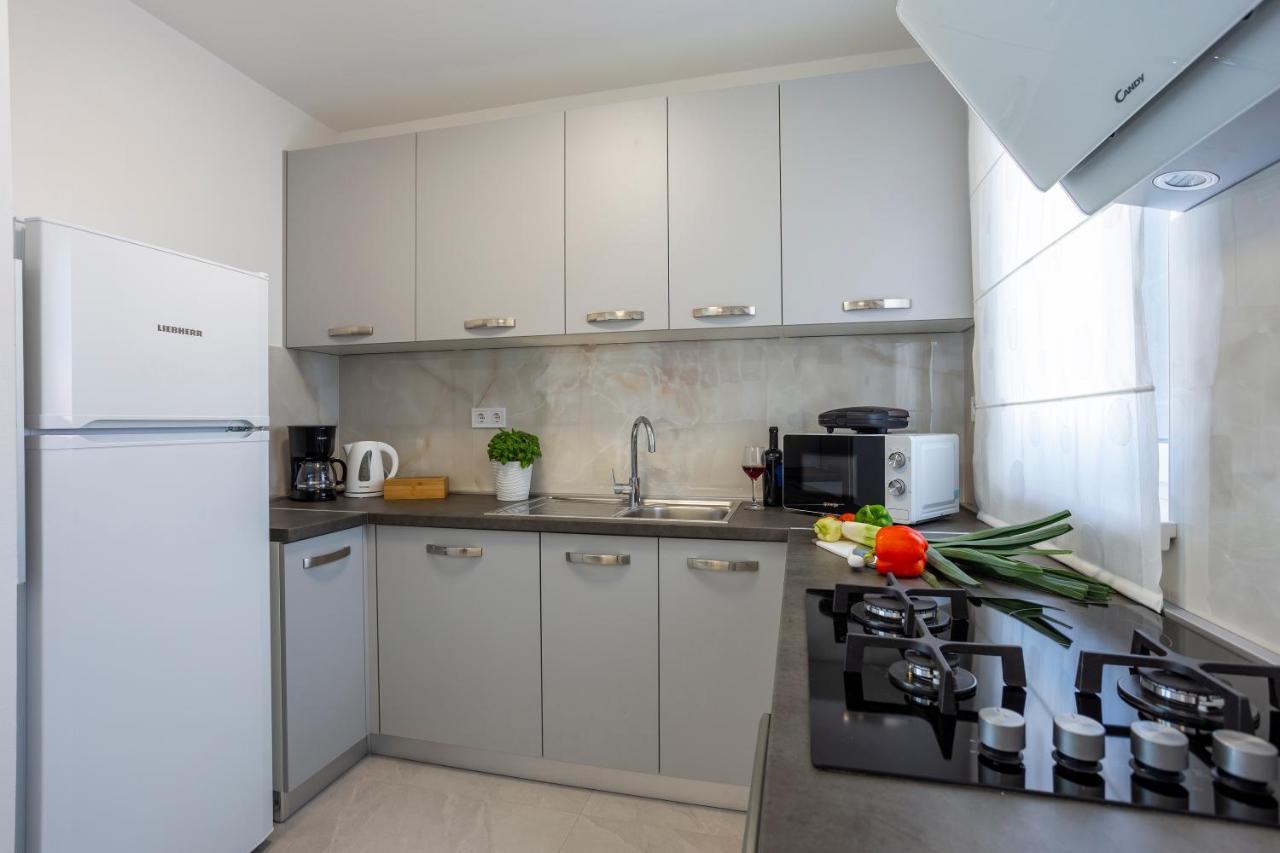 Silver Apartment