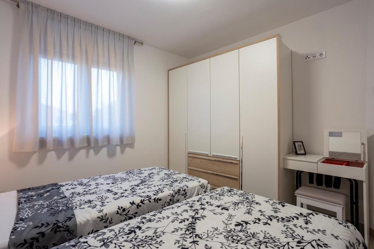 Silver Apartment *