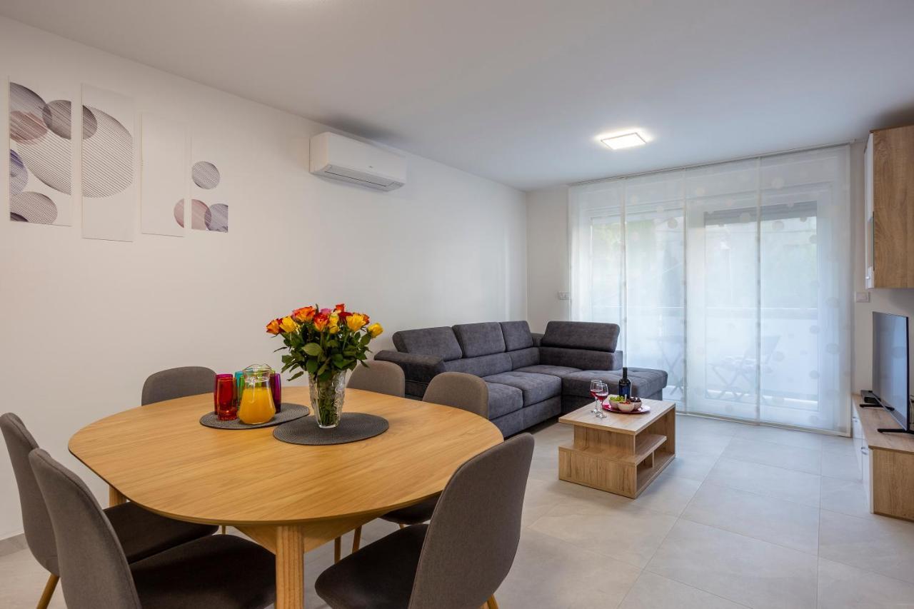Apartment Silver