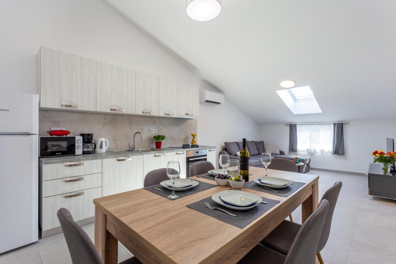 Silver Apartment