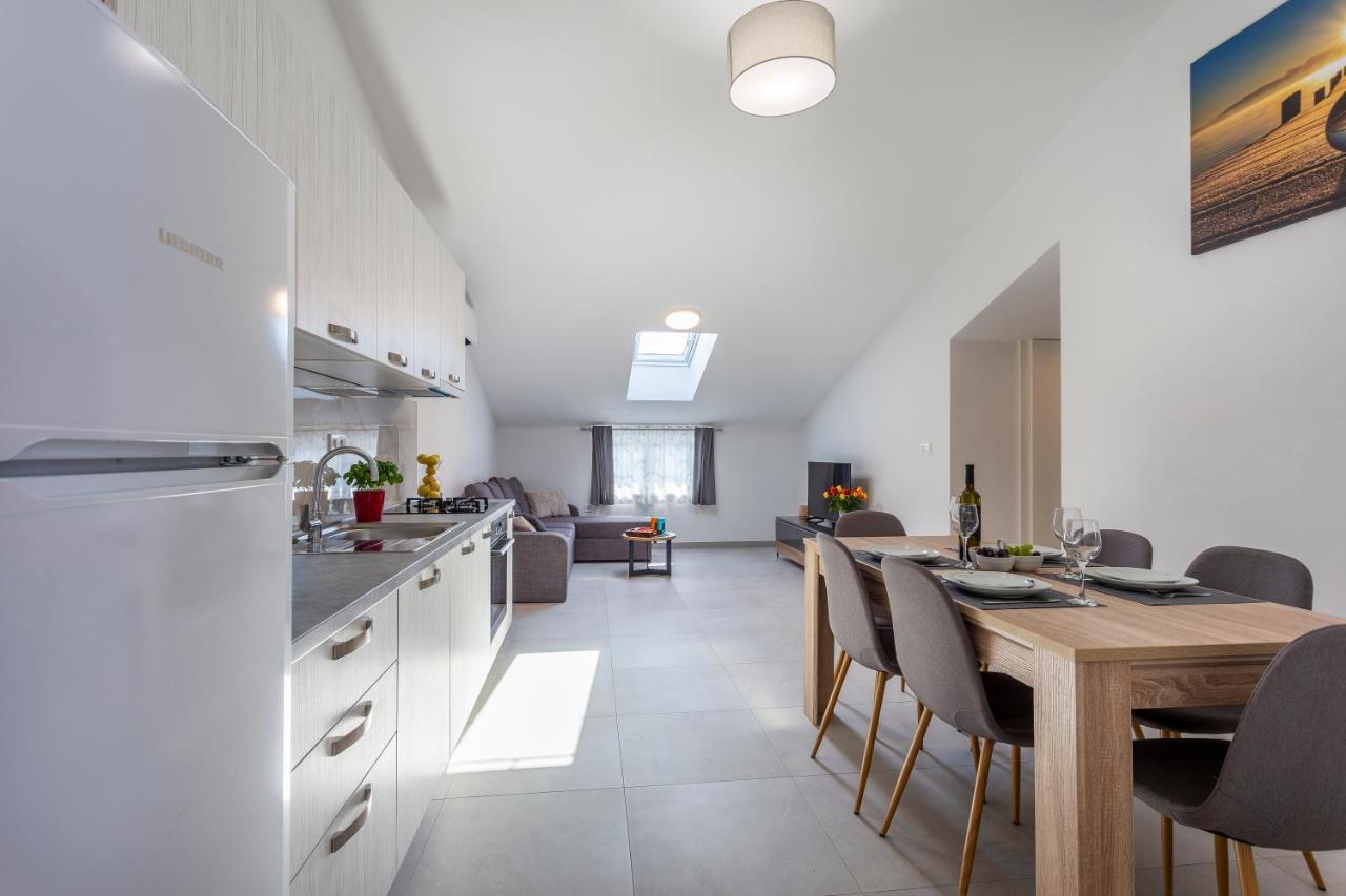 Apartment Silver *